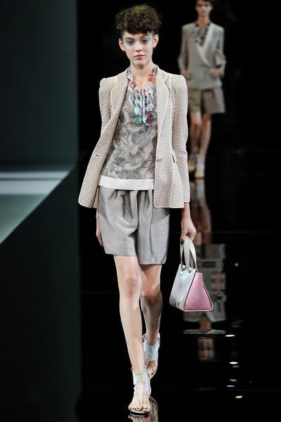 Look 4